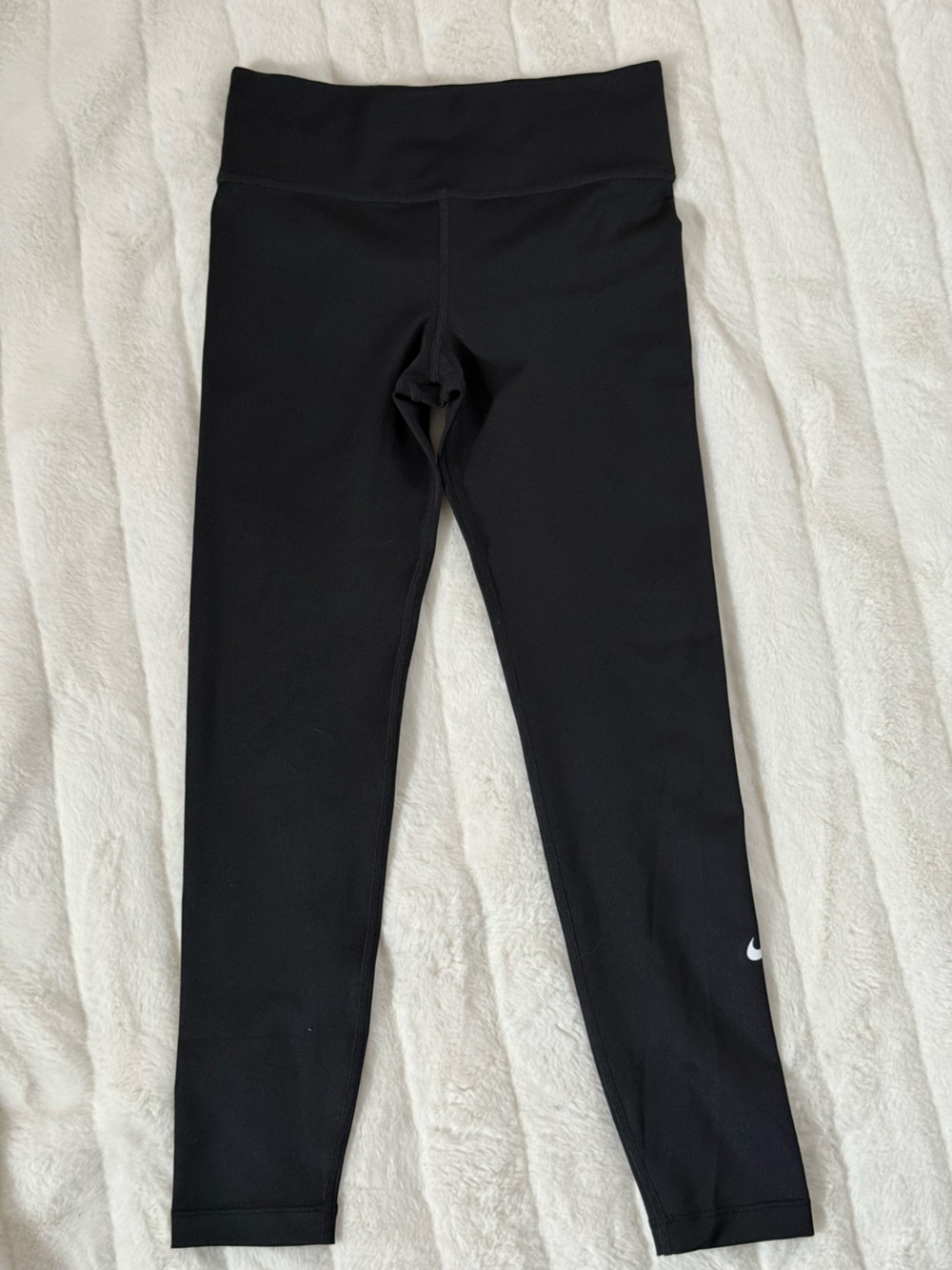 Nike Black Girls' Performance Leggings with Swoosh